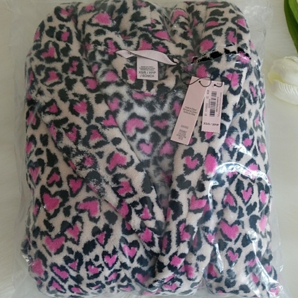 🌺VICTORIA'S SECRET ROBE SIZE XS/S (New) - Picture 2 of 4